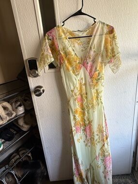 Abercrombie & Fitch Cream and Black Label Floral Blouse